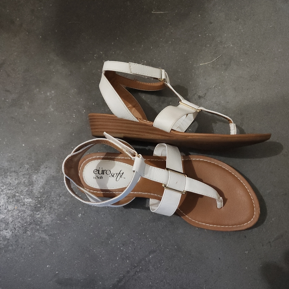 DSW Eurosoft sandals White Size 6M - Picture 2 of 8
